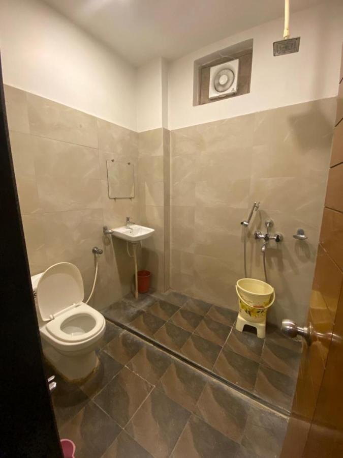 Hotel Raghupati Ayodhya Ngoại thất bức ảnh