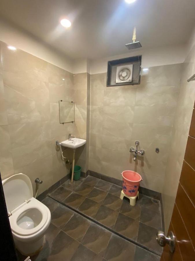 Hotel Raghupati Ayodhya Ngoại thất bức ảnh