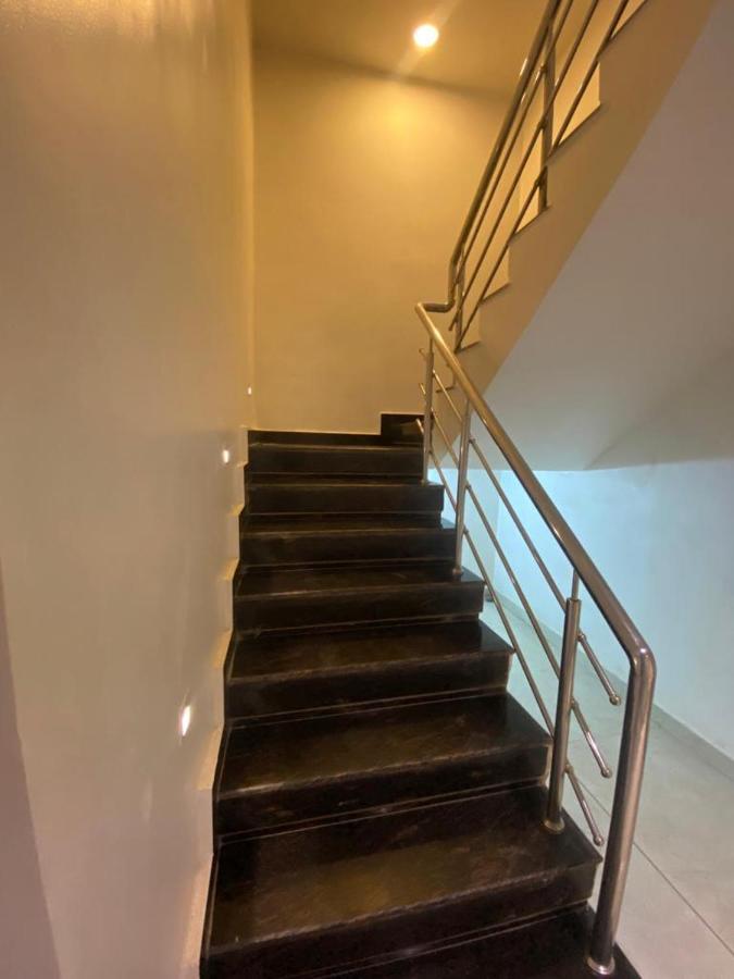 Hotel Raghupati Ayodhya Ngoại thất bức ảnh