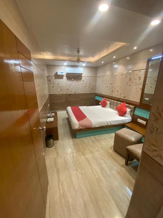 Hotel Raghupati Ayodhya Ngoại thất bức ảnh